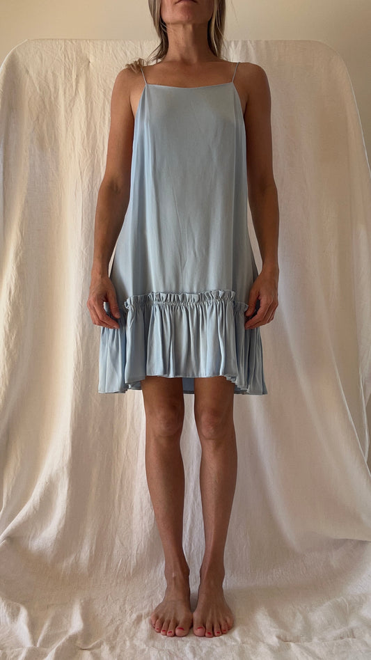 Robe Lili crêpe envers satin bleu ciel courte