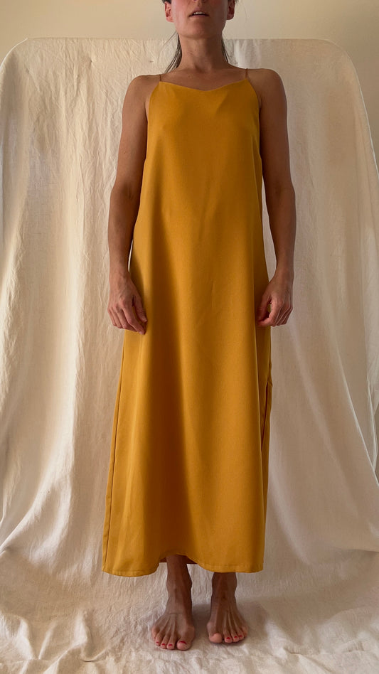 Robe Sandy crêpe envers satin ocre