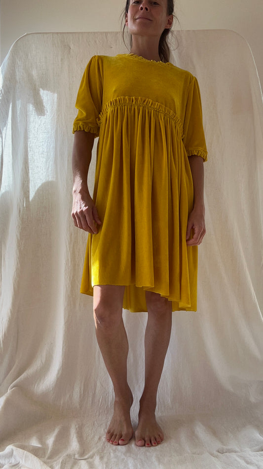 Robe Jane velours jaune courte