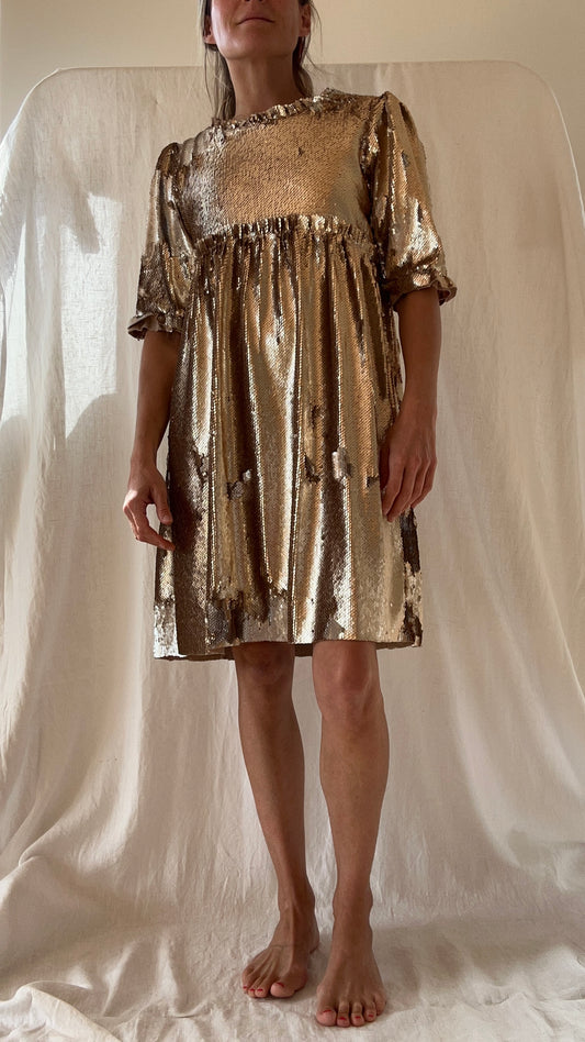 Robe Jane sequins dorés courte